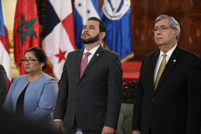 ¿Cuánto ganará Jimmy Morales como diputado del Parlacen?